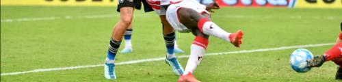Pisa-Bari 1-1: Akpa-Chuckwu salva l'imbattibilità dei biancorossi