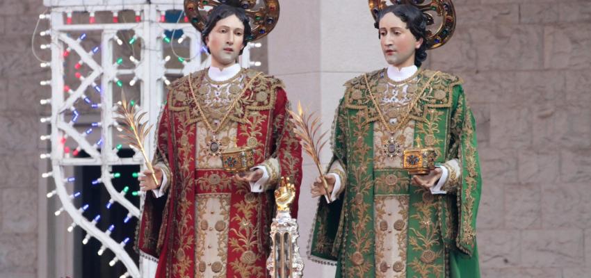 La solenne processione dei Santi Medici in diretta