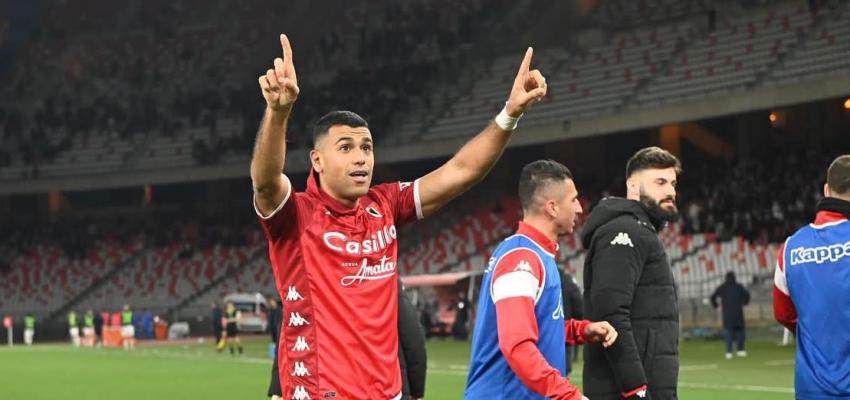 Esposito e Cheddira, il Bari vola: 2-1 al Cosenza