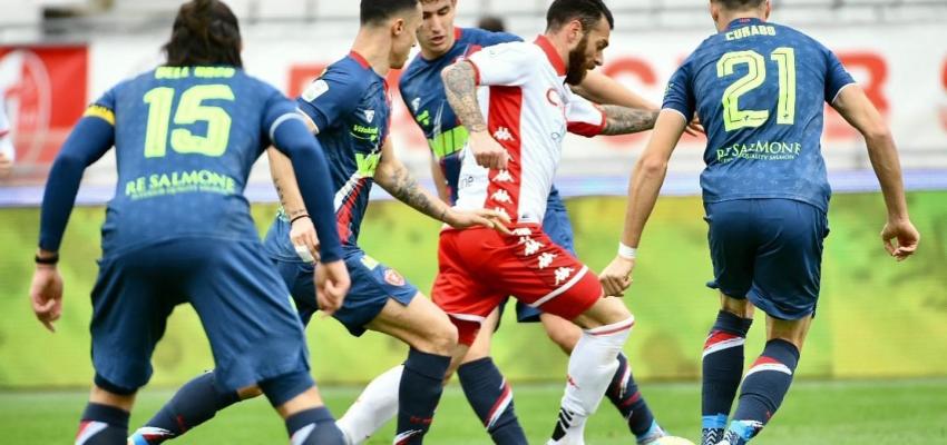 Bari-Perugia 0-2: Seconda sconfitta consecutiva per i galletti